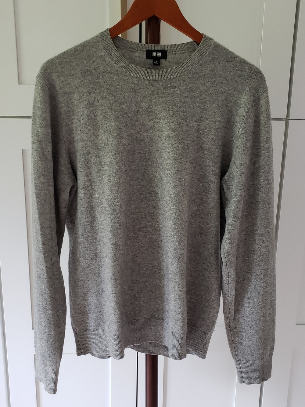 Uniqlo Cashmere Sweater Mens Medium Heather Gray Crewneck Long Sleeve Top